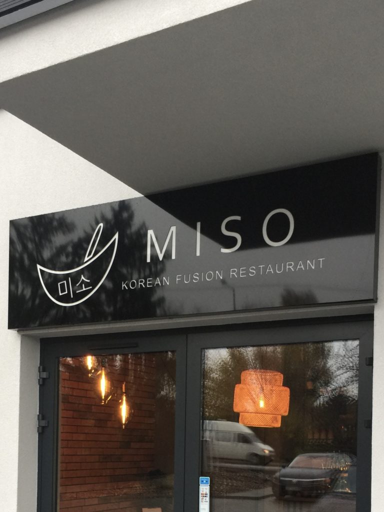 Kaseton świetlny z dibondu restauracja miso
